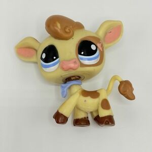 Littlest Pet Shop: Cow #970 - Yellow and Brown with Blue Eyes Includes Collar